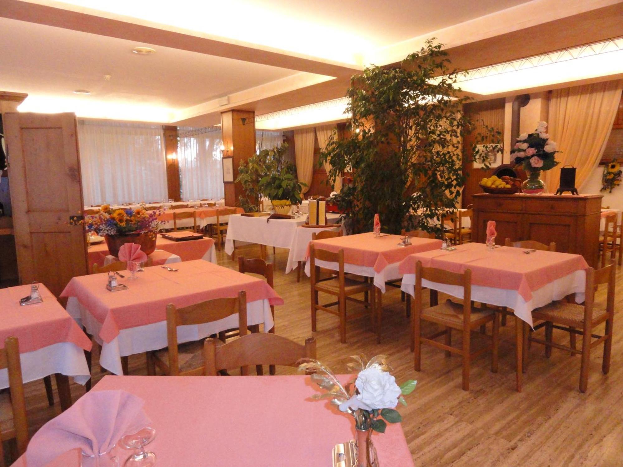 Albergo Ristorante Cima I Pra' ปอนเต เนลลัลปี ภายนอก รูปภาพ