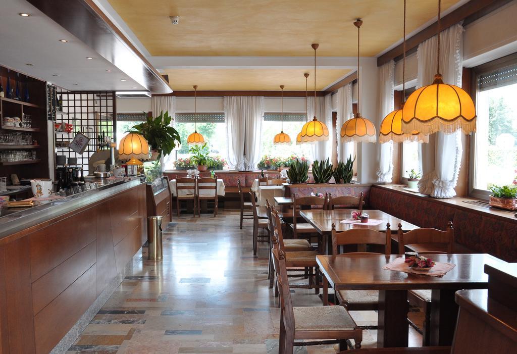 Albergo Ristorante Cima I Pra' ปอนเต เนลลัลปี ภายนอก รูปภาพ